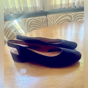 Like New Seychelles Black Suede Slingback 1” inch Pumps Size 7.5